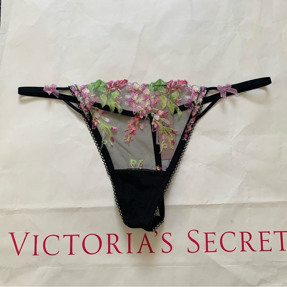 NWT Victoria’s Secret Panty Size Medium - Picture 1 of 5